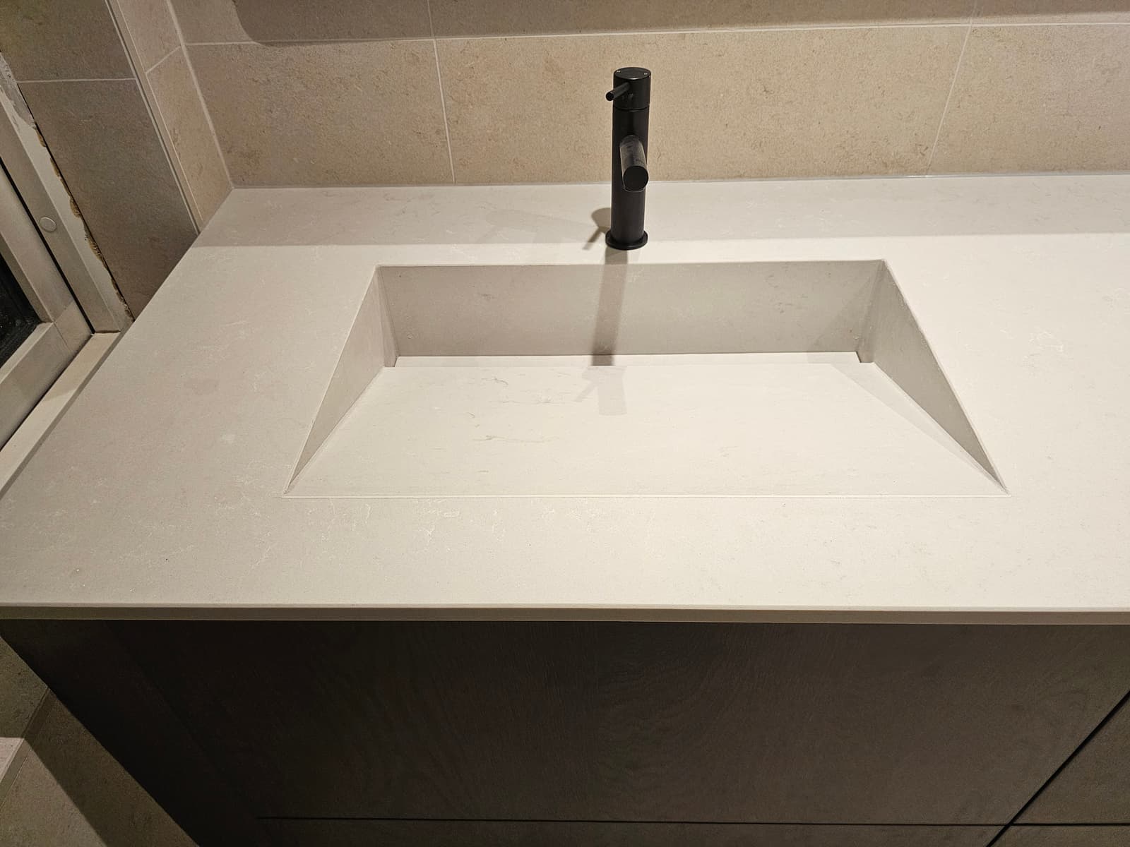 VVS-arbete i Borås - handfat med svart blandare